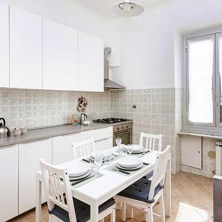 Guesthost - Metro Dinegro - Comfy Apartamento *