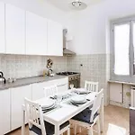 Guesthost - Metro Dinegro - Comfy Apartman *