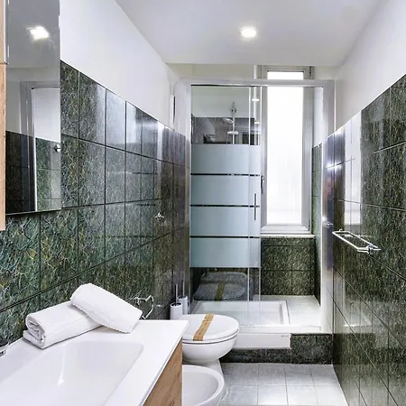 Guesthost - Metro Dinegro - Comfy Apartament Genua